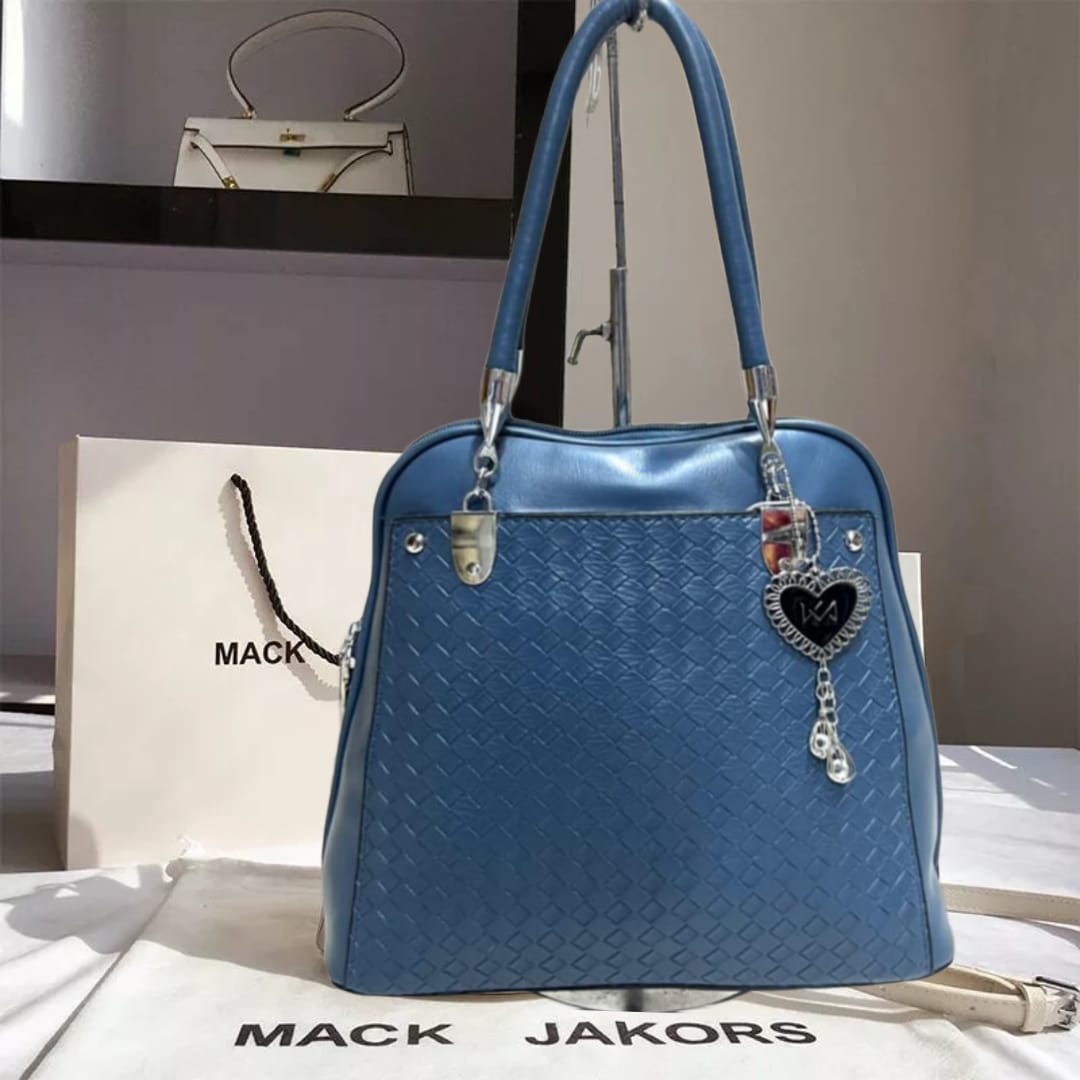 Upgrade Your Look With a Stylish Handbag