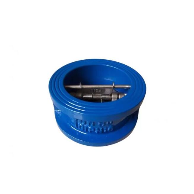 Valve at pipe fitting