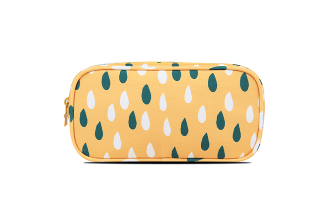 How to make a pencil case from recycled materials