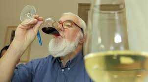 Tasting in the wine business or wine guides