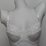 Supply underwired bras 