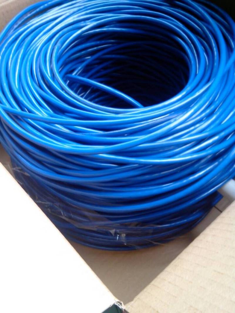 Cable, computer network, baluktot pares