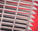 Grating, logam