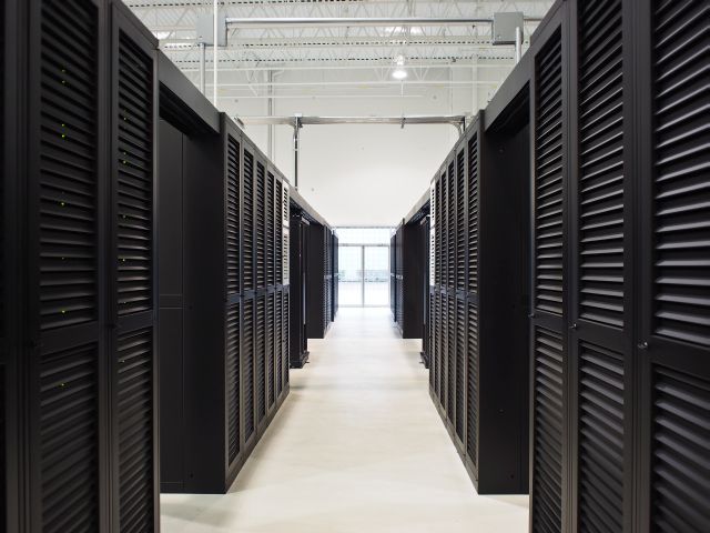 Humble convertible server cabinet