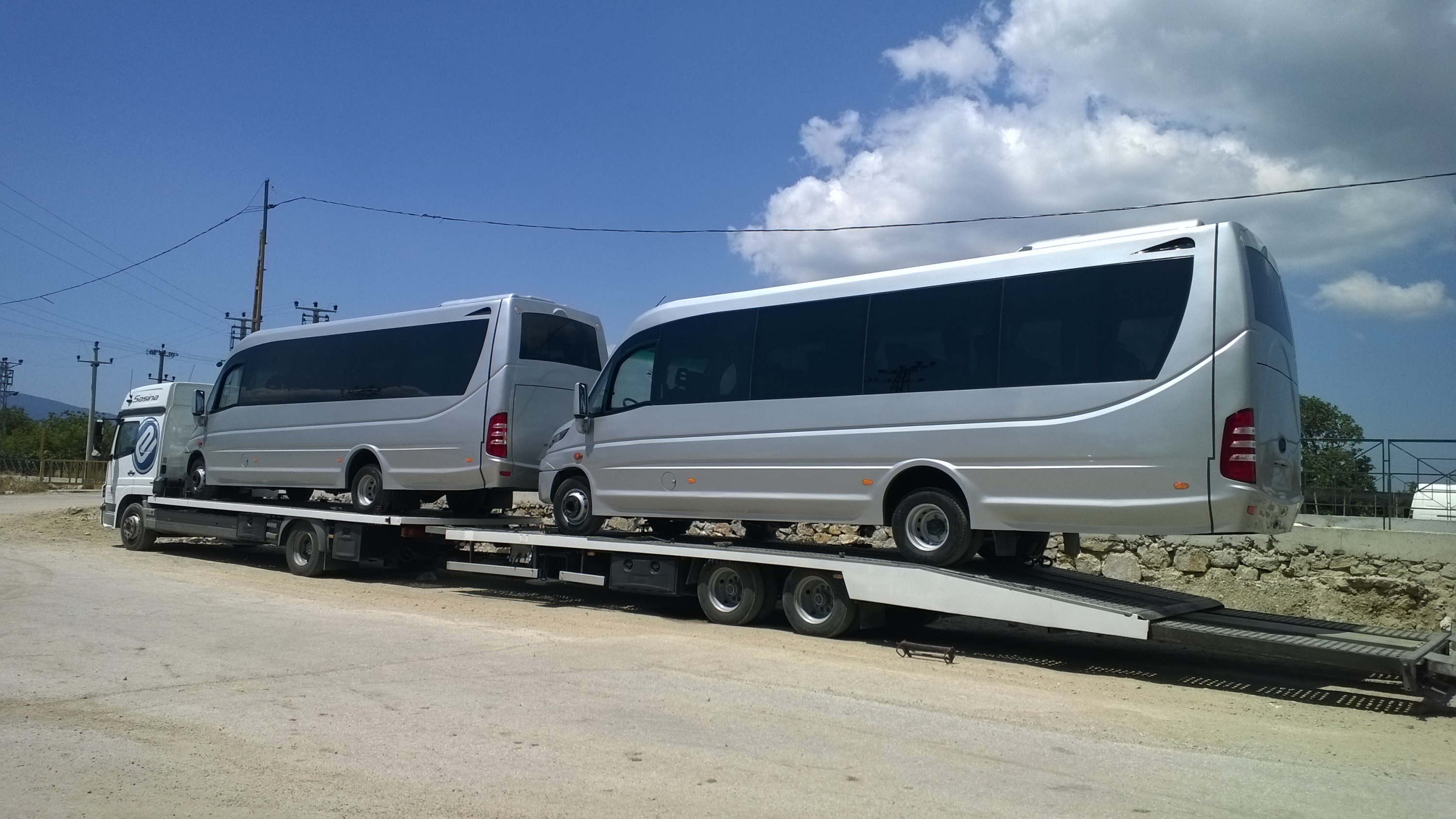 Mga bus at coach
