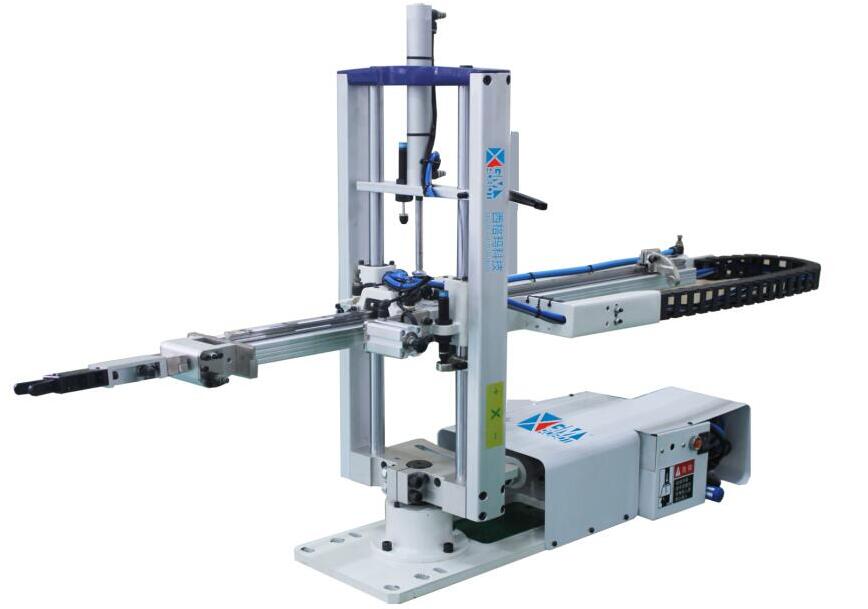 picker for vertical injection molding machine