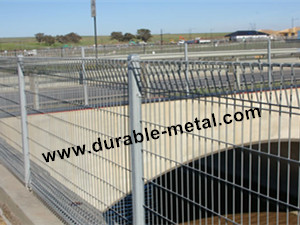 Roll Top Mesh Fence