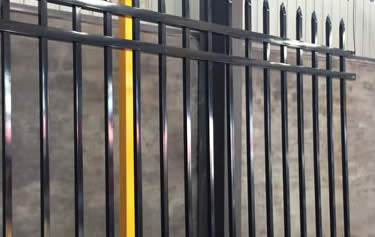  Secure hot dipped galvanized galvanized steel fence