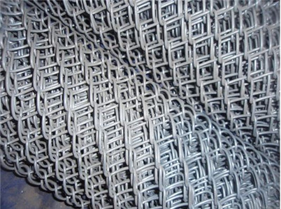 Galvanized Diamond/PVC Coated Chain Link Fence/Wire Mesh Fencing