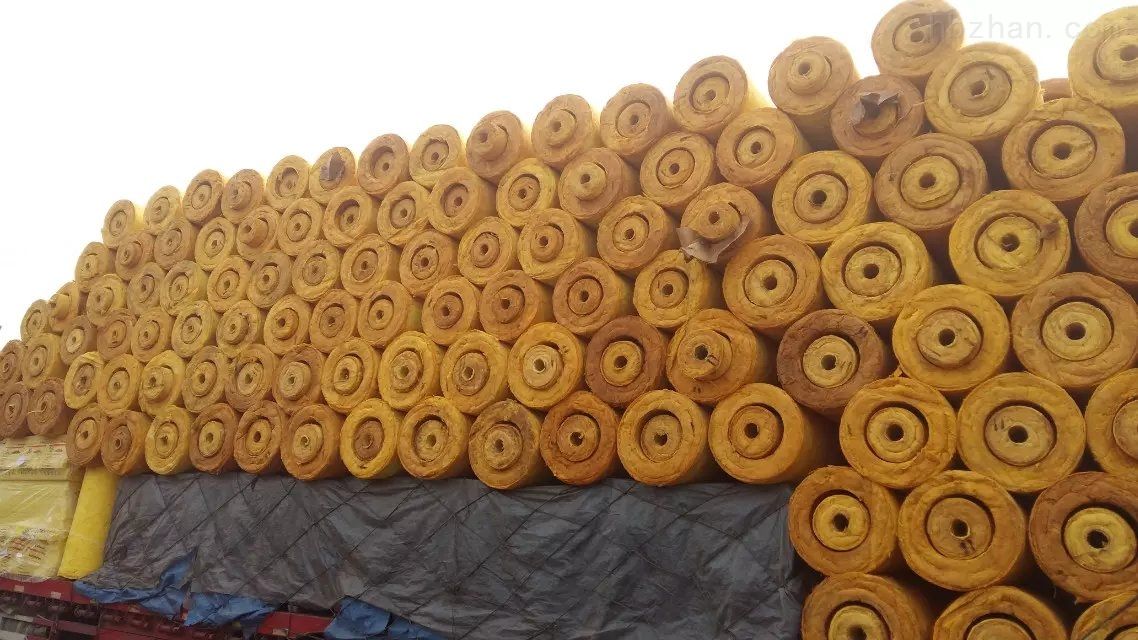 Rock wool pipe