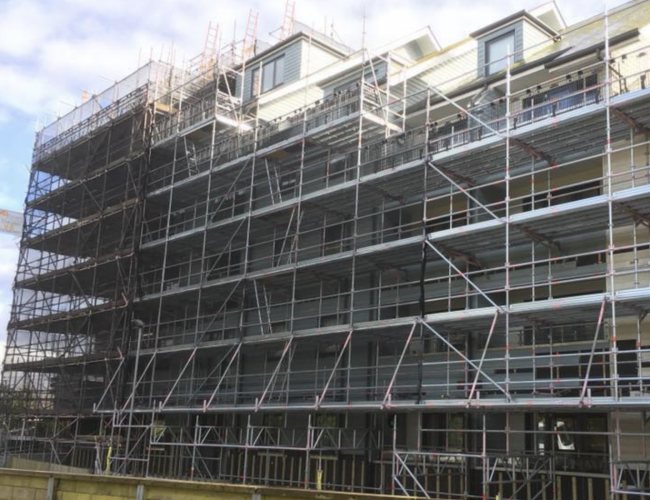 Scafall agus obair túir (cíos / ar cíos)
