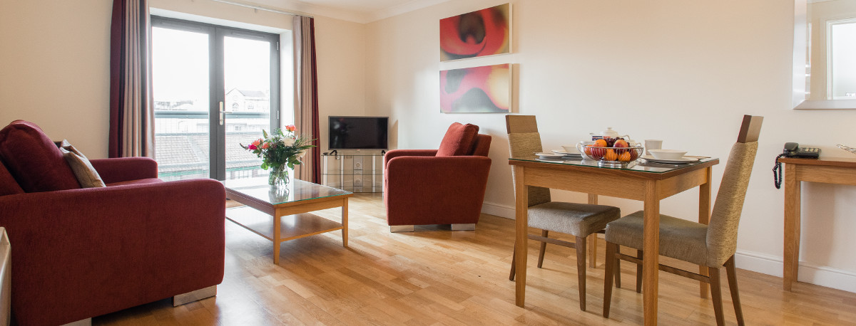 SERVICED APARTMENTS IN PREMIER SUITES REDCLIFFE UK