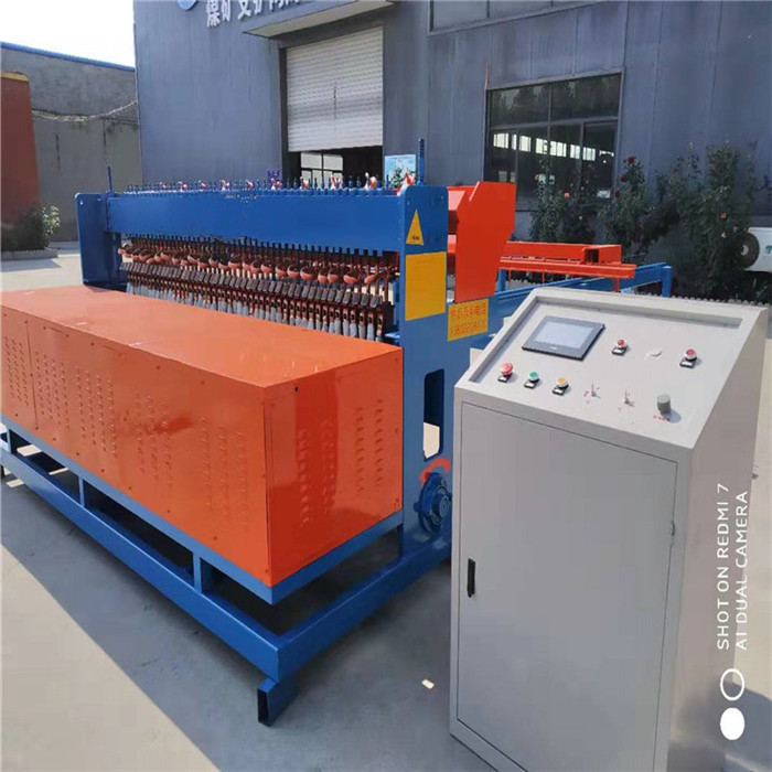 Եռակցման մեքենաներ եւ սարքավորումներ
