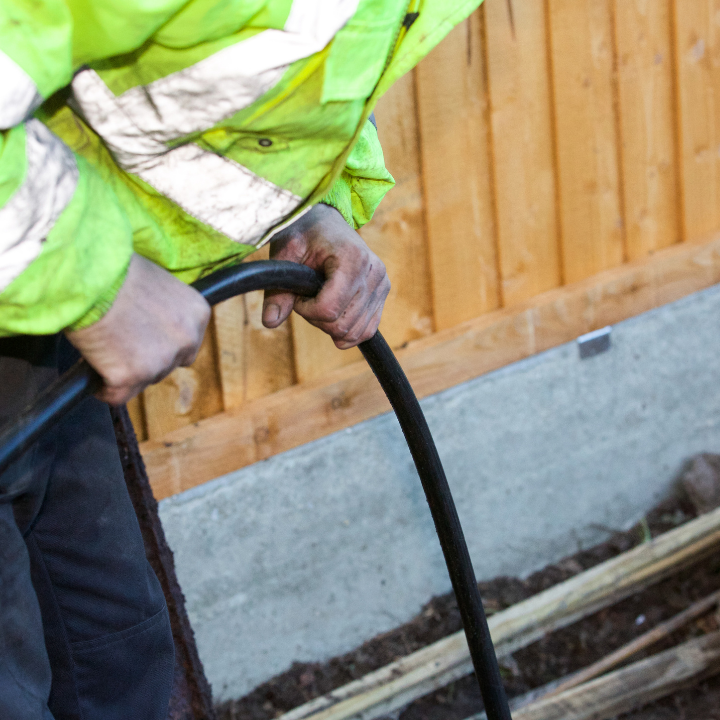 High-pressure drain jet clearing