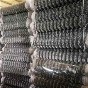 Hot Dipped Galvanized Chain Link Fence    chain mesh fencing 