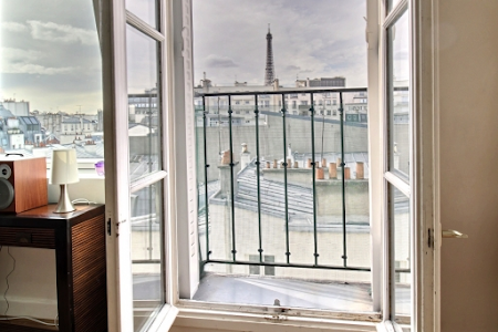 Eiffel View Serviced Apartment
