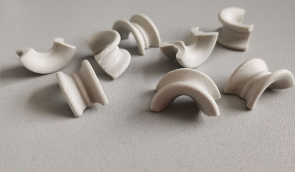 CERAMIC SADDLE PACKING
