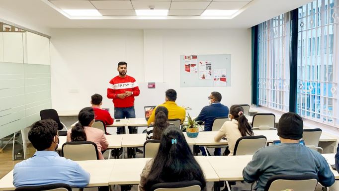 Servizzi ta' edukazzjoni u taħriġ